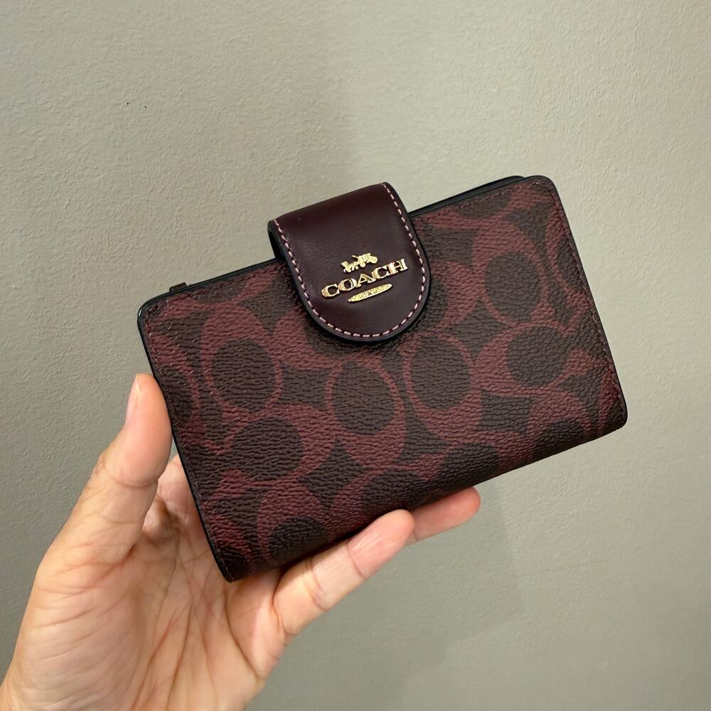 New‼️Coach Medium Corner Zip Wallet In Signature Canvas CW786